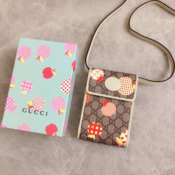 グッチ財布 レプリカ正面デザイン